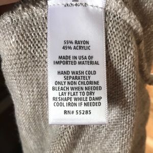 Express Sweaters - Express Cream Sweater Sz XS Express Sweaters - Express Cream Sweater Sz XS